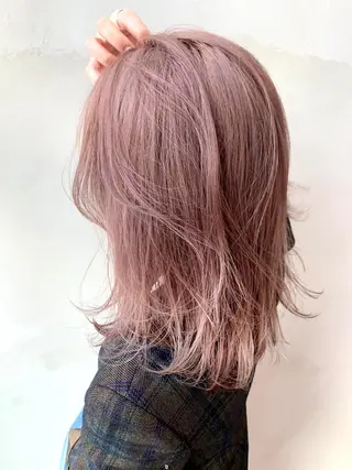 ミディアム カラー 堤 麻衣子のヘアスタイル