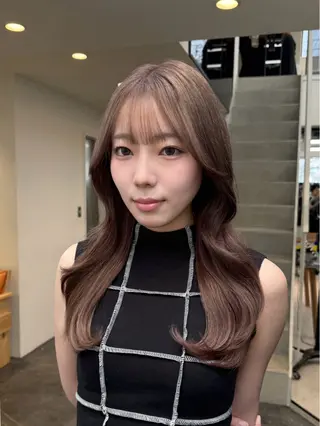 ロング カラー ブリーチ・ハイトーン 🪐✩serenaのヘアスタイル