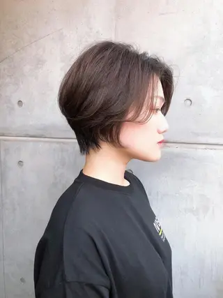 ショート レイヤーカット 小山 悠のヘアスタイル