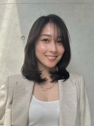 ミディアム カラー 上品な大人レイヤー 🍀渋谷🍀濱口敬太のヘアスタイル