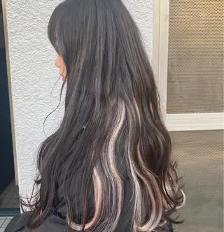 ロング エクステ ハイトーン 💭黒崎ハルカのヘアスタイル