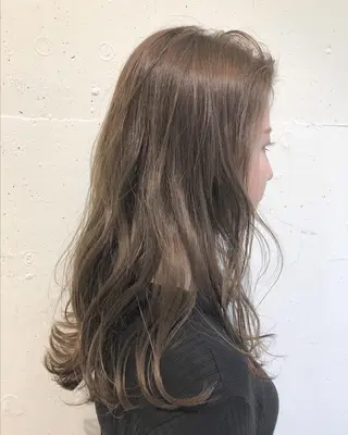 ロング カラー 山形 光輪子のヘアスタイル