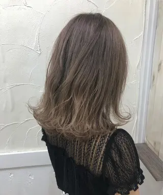 ミディアム Loob.TOKYO MIYA🌈のヘアスタイル