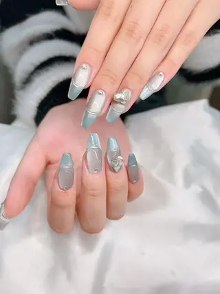 ネイル MOON nailsのネイルデザイン