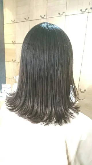ミディアム カラー 山形 光輪子のヘアスタイル