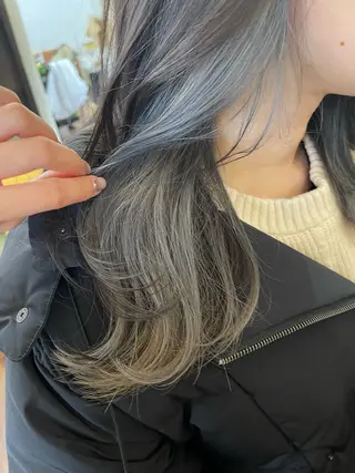 セミロング カラー 関根 沙季のヘアスタイル