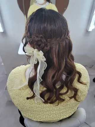 セミロング ヘアアレンジ 渥美 寿美翔のヘアスタイル