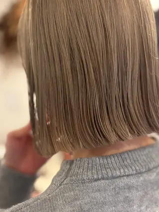 ショート カラー 中目黒ブリーチカラー ボブ橋本青輝のヘアスタイル