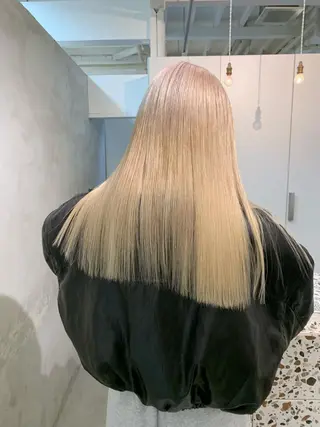 ロング カラー wakana/ 柔らかベージュカラーのヘアスタイル