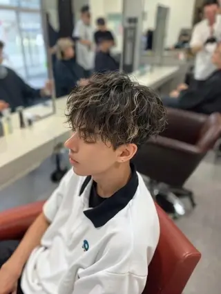 メンズ 京都河原町 メンズパーマ助川龍哉のヘアスタイル
