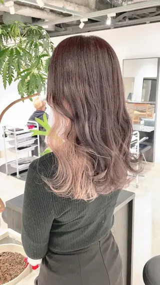セミロング カラー 渋谷:インナーカラー ／🍒エリカ🍒のヘアスタイル