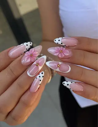 ネイル Rina Mika Nailsのネイルデザイン