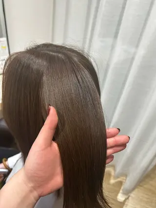 ミディアム 西野 麻瑚のヘアスタイル