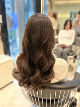 ロング パーマ コテ巻きパーマ💙 シノヤユイのヘアスタイル