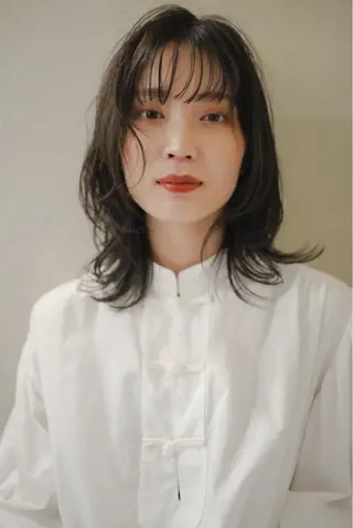ミディアム Spiel KOMOのヘアスタイル