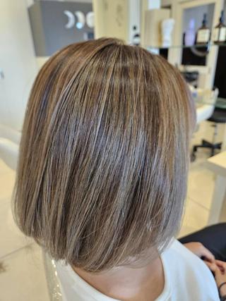 ミディアム いのうえ ももかのヘアスタイル