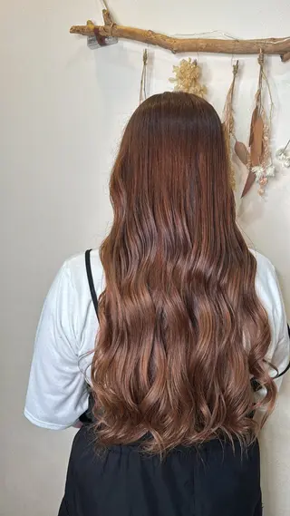 ロング カラー 根本 奈緒のヘアスタイル