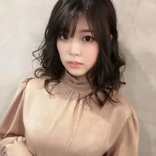 セミロング カラー 傷ませないブリーチ 美容師🎉内山のヘアスタイル