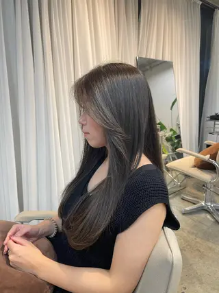 ロング カラー まとまるレイヤー カット/透明感カラーのヘアスタイル