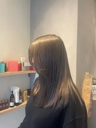 ロング ROCCO アイナ/ レイヤー透明感カラーのヘアスタイル