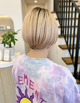ショート 本澤 朋香のヘアスタイル