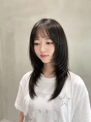 ロング 神戸レイヤーカット 顔周り／骨格診断のヘアスタイル