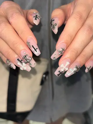 ネイル 🪐富島彩夏 /海外nail🪐のネイルデザイン