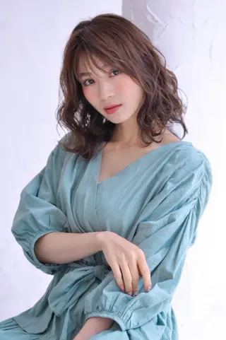 ミディアム カラー パーマ 中田 敏明のヘアスタイル