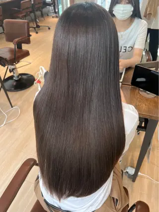 ロング umi/レイヤー カット/透明感カラーのヘアスタイル