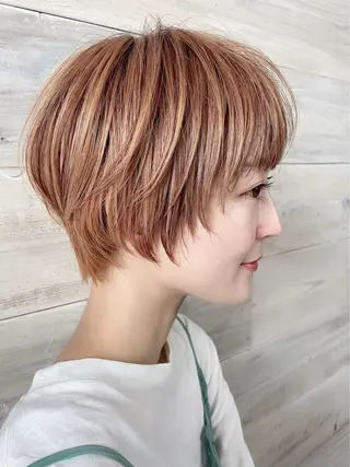 ショート ⭐️ハイトーン/ 小顔カット🍏ころあのヘアスタイル