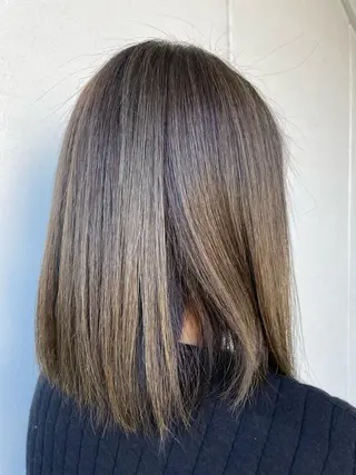 ミディアム カラー Akala hitomiのヘアスタイル