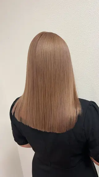 ロング ヨゴ アヤカのヘアスタイル