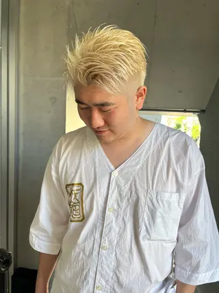 ショート カラー メンズ ミルクティーベージュ ブリーチ 店長 清水のヘアスタイル