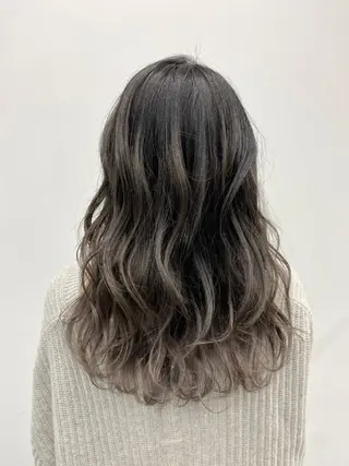 ロング カラー ✴️Siesta✴️ 髪質改善艶カラーのヘアスタイル