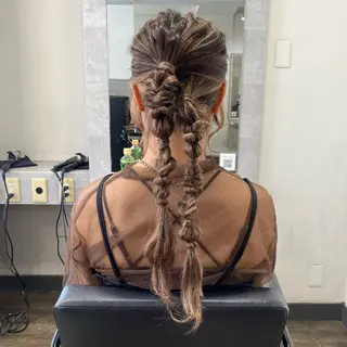 ロング ヘアアレンジ 檜谷 晴　顔周りカットのヘアスタイル