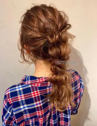 ヘアアレンジ 🩵盛れる顔周り/ 艶カラーemi🩵のヘアスタイル