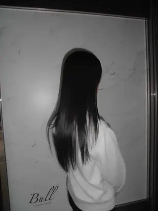 ロング カラー 三浦 瑠音のヘアスタイル