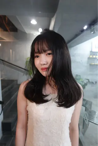 ロング カラー 🌿透明感レディース パーマデザインナツミのヘアスタイル