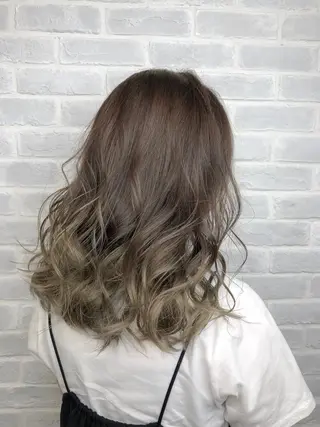 セミロング カラー 【透明感、艶髪】西村 有司のヘアスタイル
