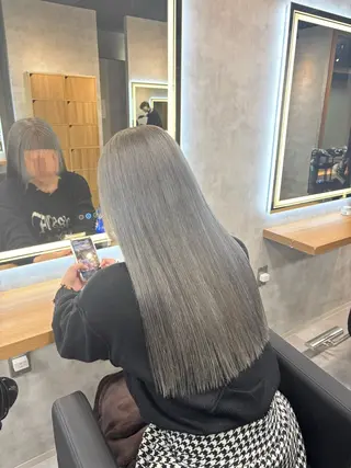 ロング カラー パーマ ヘアアレンジ 透明感ブリーチカラー 🌈TOMOHIROのヘアスタイル
