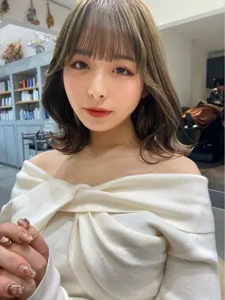 ミディアム Londnaitre MAHOのヘアスタイル