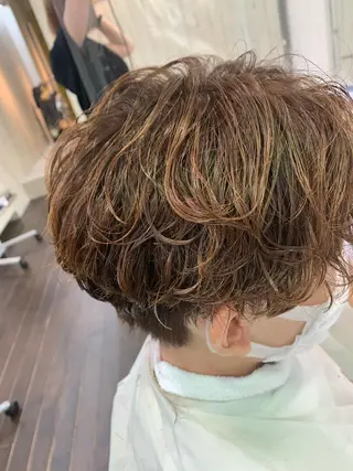 ミディアム パーマ メンズ 三矢 ちなつのヘアスタイル