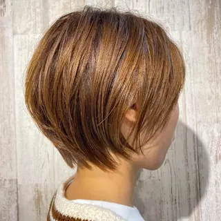 ショート カラー 安永 萌花のヘアスタイル