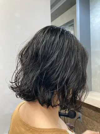 ミディアム カラー ブリーチ&似合せボブ 田中寛十のヘアスタイル