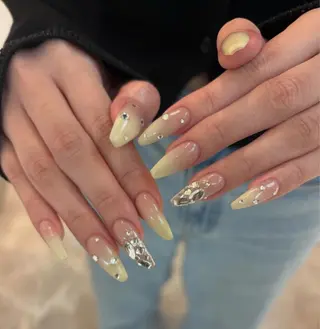 ネイル Mimi Nail_Royalのネイルデザイン