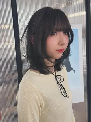 ミディアム カラー tomo🍒パーマ ハイトーン似合わせのヘアスタイル