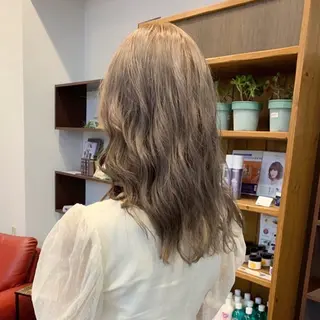 セミロング カラー 髪質改善、パーマ 山崎純生のヘアスタイル
