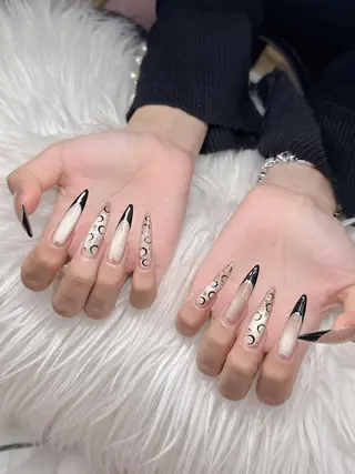 ネイル Lee Nailsのネイルデザイン