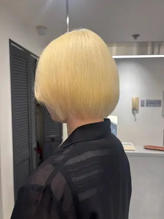 ショート カラー 艶髪ハイトーンカラー kana♡のヘアスタイル