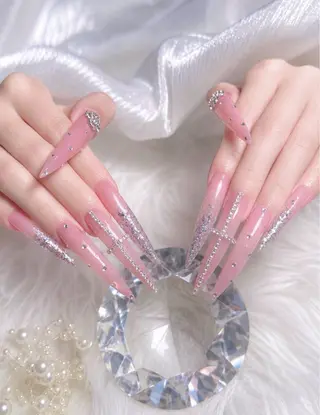 ネイル Lyna 池袋のネイルデザイン